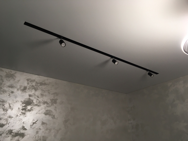 Натяжные потолки с нишами SLOTT